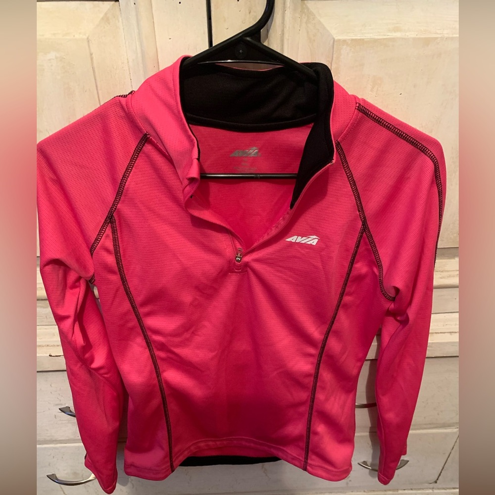 Women’s small avia lightweight workout shirt